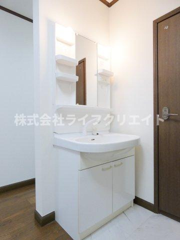 メゾンフルセの洗面所