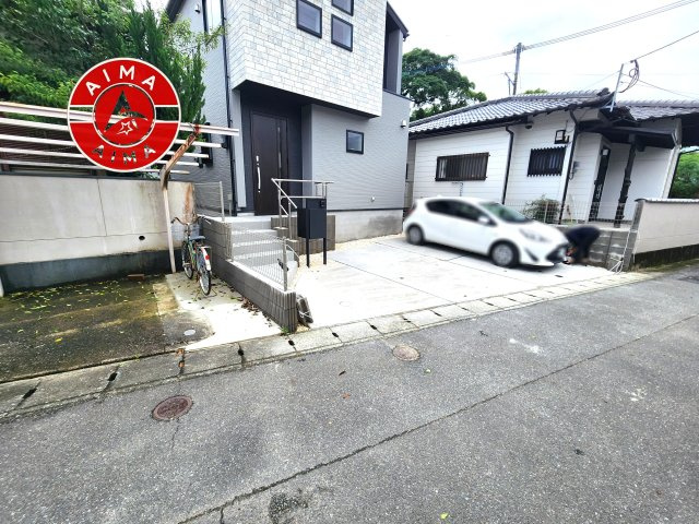 福岡市早良区内野6丁目第1-1棟（1号棟）の外観|広々した駐車場です。