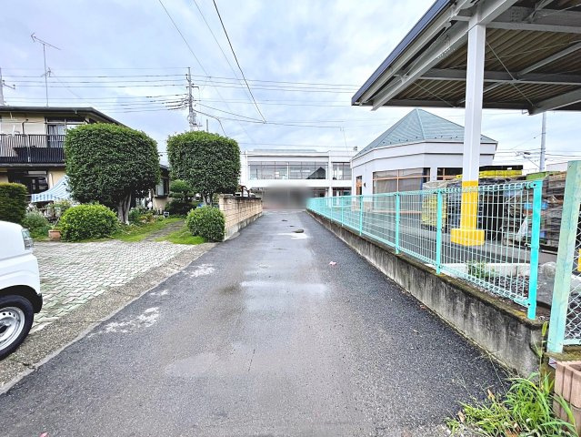 新築戸建・新築建売　伊勢崎市茂呂町2丁目　茂呂小学校・第一中学校の前面道路含む現地写真