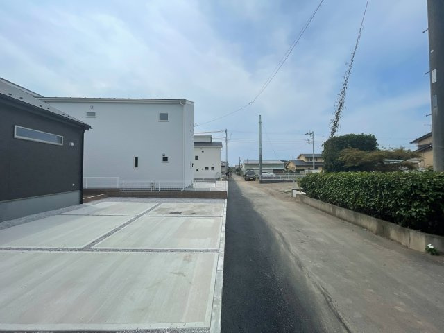 新築戸建・新築建売　伊勢崎市茂呂町2丁目　茂呂小学校・第一中学校の駐車場