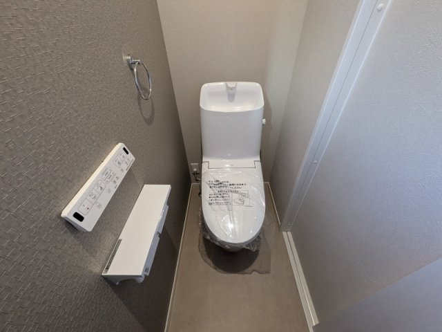 西二見新築戸建のトイレ