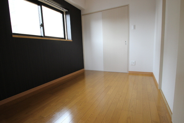 【寝室】ユートピア舟入中町