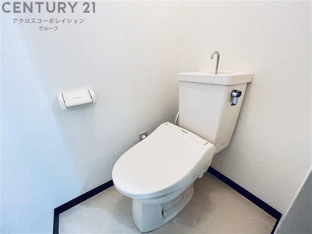 シンプルで使いやすいトイレです♪