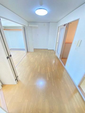リーストラクチャー西宮北口の居間・リビング