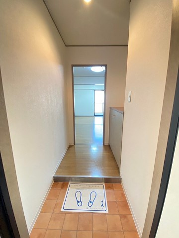 リーストラクチャー西宮北口の玄関
