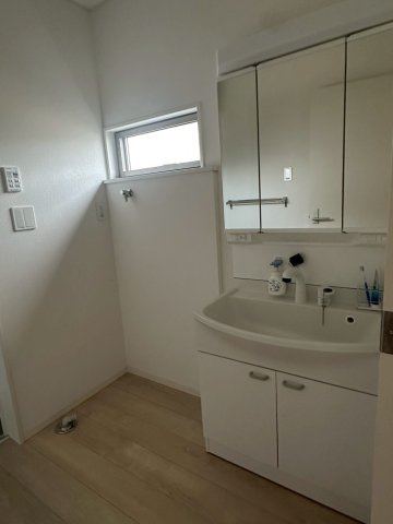 岩出市曽屋の独立洗面台