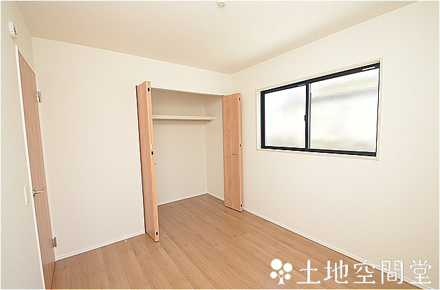 新築　沖田3丁目1期の収納|7/10室内撮影　5.2帖　洋室　玄関横