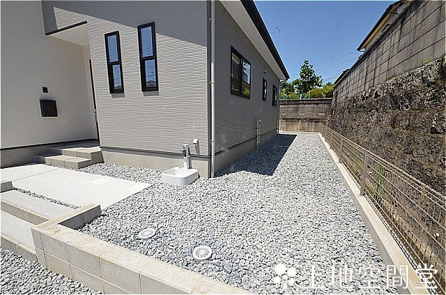 新築　沖田3丁目1期の庭|7/10室内撮影