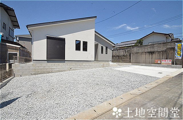 新築　沖田3丁目1期の駐車場|7/10室内撮影　5台停められます。