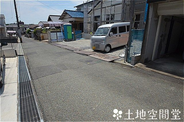 新築　沖田3丁目1期の前面道路含む現地写真