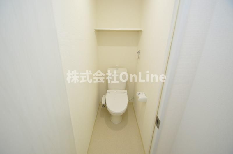 東大阪市近江堂１丁目のアパートのトイレ