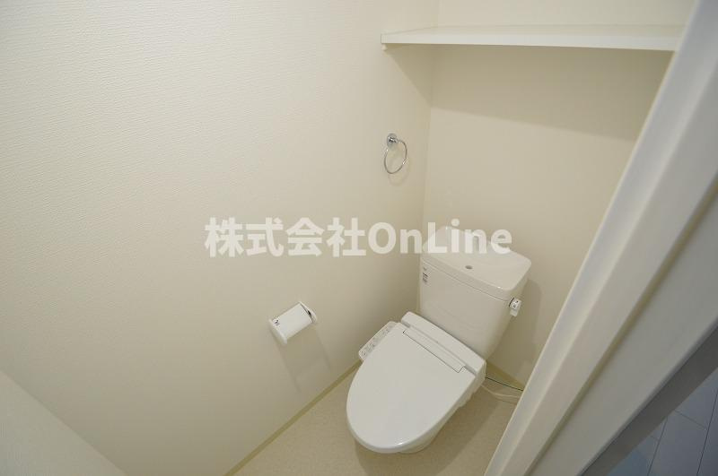 東大阪市近江堂１丁目のアパートのトイレ