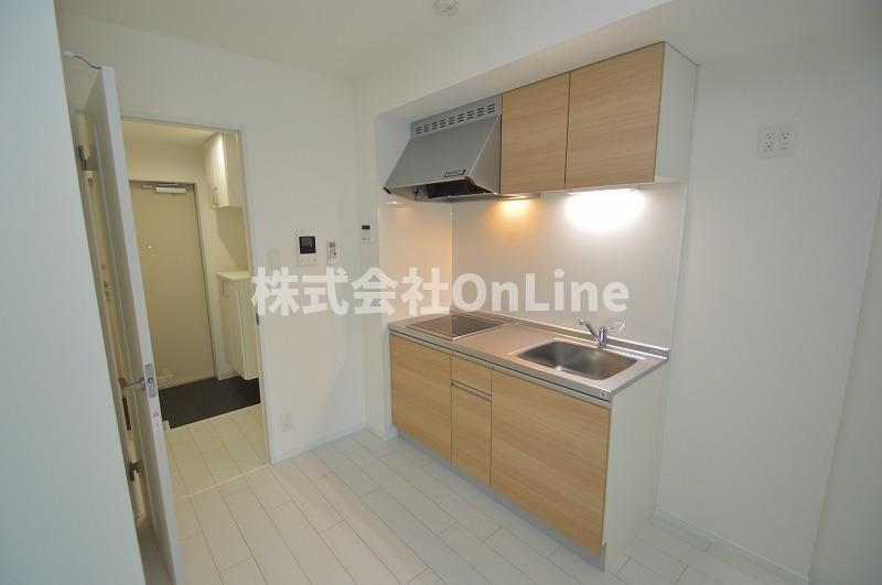 東大阪市近江堂１丁目のアパートのキッチン