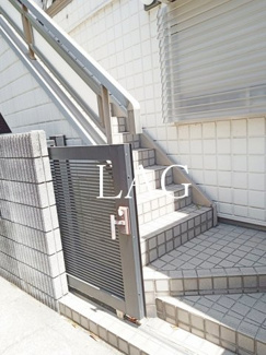 【エントランス】 | La est Maison  | エントランスです。