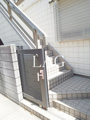 【エントランス】 | La est Maison  | エントランスです。