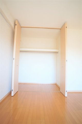 クイーンズ・パレス２の収納|※別のお部屋の写真です