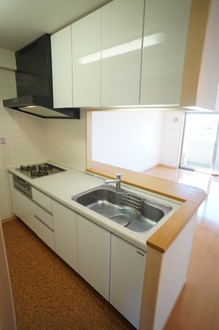 クイーンズ・パレス２のキッチン|※別のお部屋の写真です