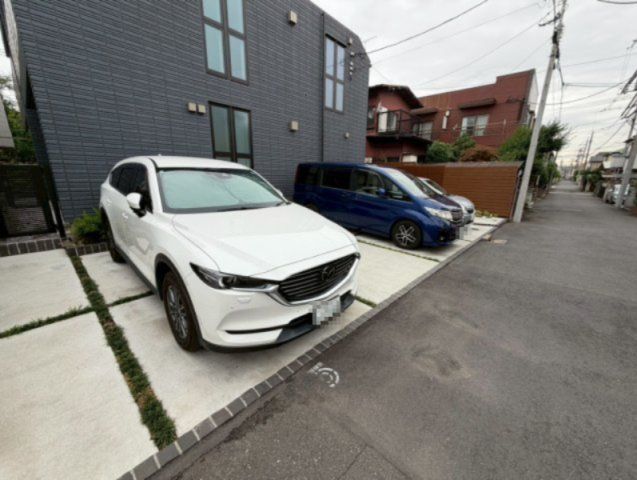 Marrone Bergの駐車場