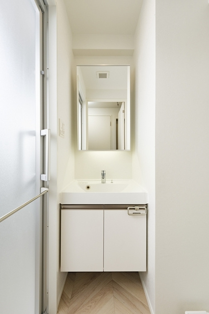 新品家具付きマンション築港本町8B(KaGood福岡)の洗面所
