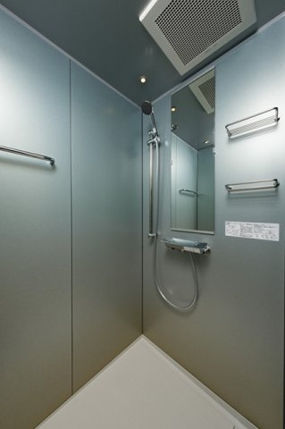 新品家具付きマンション築港本町8B(KaGood福岡)のシャワールーム