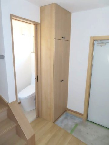 北見市常盤町４丁目５番地１２、５番１０　中古売家の収納|【リフォーム済み】天井高のシューズボックスを設置しました。