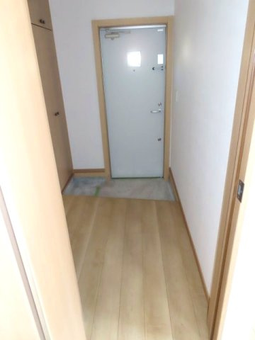 北見市常盤町４丁目５番地１２、５番１０　中古売家の玄関|【リフォーム済み】玄関ホールです。