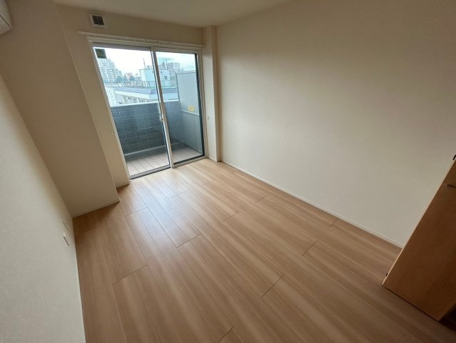 クレリアス若葉の洋室