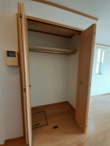 メゾン　エストＡの収納|大きなものも収納できそうです