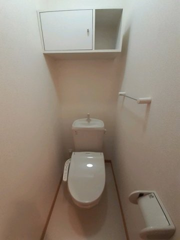 メゾン　エストＡのトイレ|落ち着いた色調のトイレです