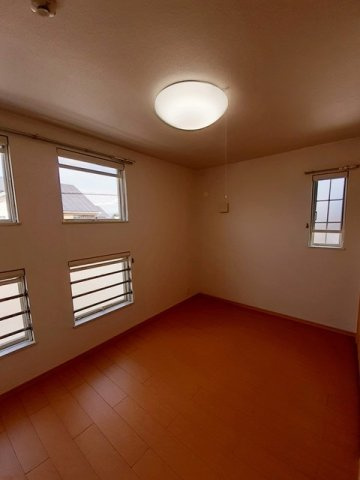 クレメントの内装|明るい室内です