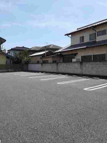 クレメントの駐車場|駐車スペースもあります