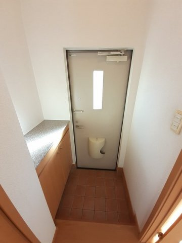 プレイティング　Ⅱの玄関|収納もある玄関です