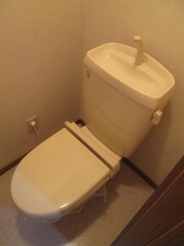 フォルトーナＡのトイレ|コンパクトで使いやすいトイレです