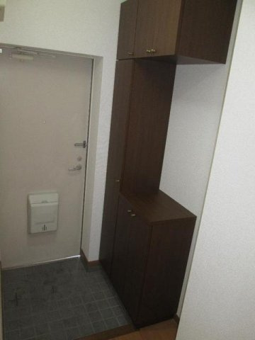 フォルトーナＡの玄関|ゆったりとした玄関です