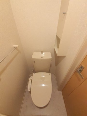 ピレネー　Ⅱのトイレ|ゆったりとした空間のトイレです