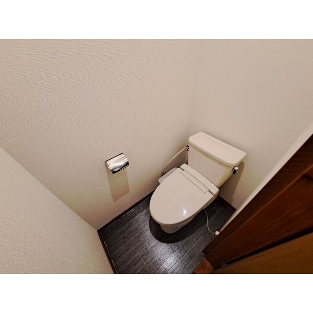 昭和マンションのトイレ|落ち着いたトイレです