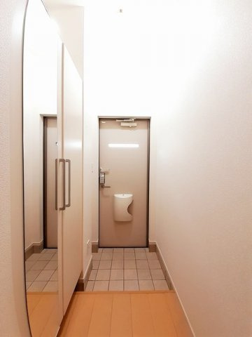エレナメゾンＢの玄関|落ち着いた玄関です