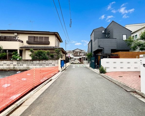 中野区上鷺宮5丁目　建築条件付き売地の前面道路含む現地写真|2026.06.08撮影

現地ご見学希望・資料請求などお気軽にお問い合わせ下さい！
03-5990-5201