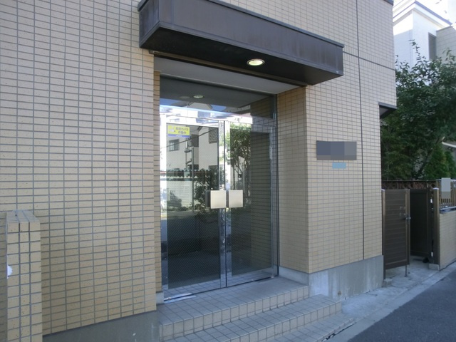瑞江マキノビルのエントランス|エントランススペース。