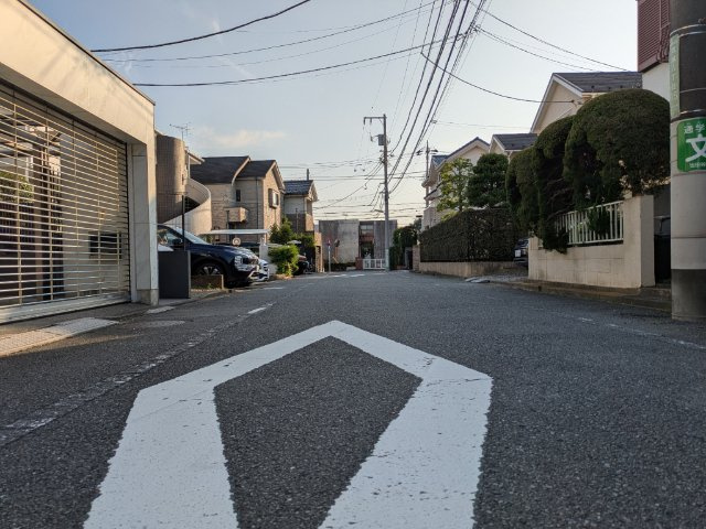 【その他】 | 世田谷区成城８丁目　中古戸建 | 6.1ｍ公道に面す