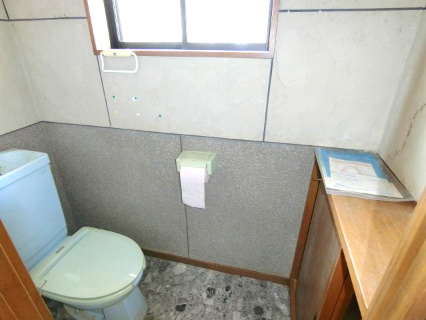 南アルプス市下今井の中古一戸建のトイレ|１Fトイレ