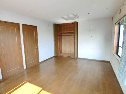 南アルプス市下今井の中古一戸建の洋室|2階東側6帖