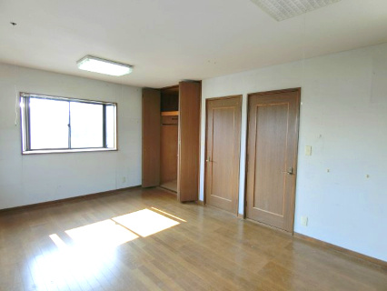 南アルプス市下今井の中古一戸建の洋室|2階西側12帖