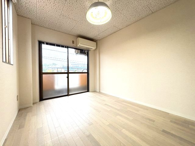 ルミエール旭ヶ丘の寝室