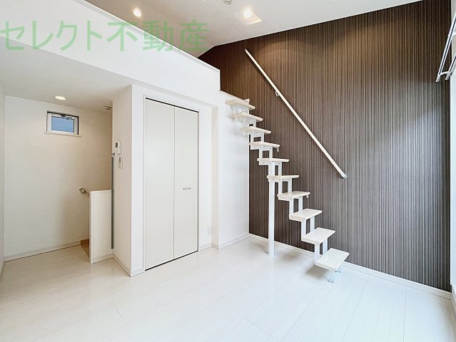 オーフォレストの洋室
