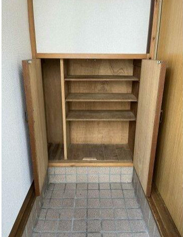 杉並区梅里１丁目のアパートの玄関
