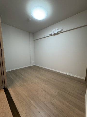 高槻スカイハイツの洋室