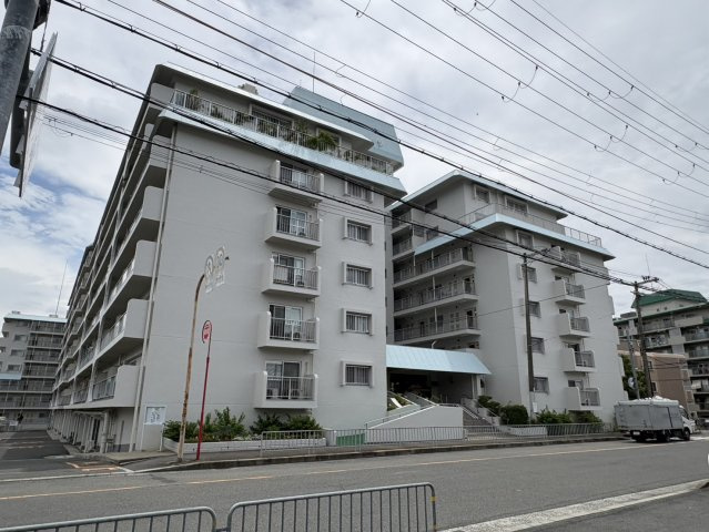 高槻スカイハイツの外観