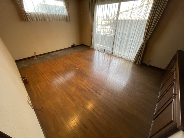 高島市今津町中沼2丁目中古戸建の洋室
