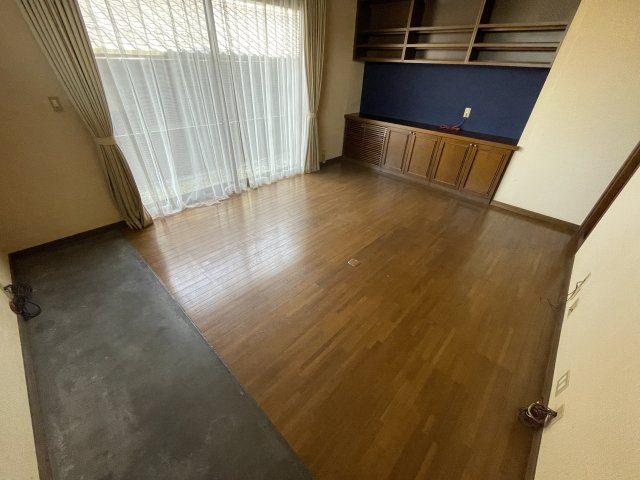 高島市今津町中沼2丁目中古戸建の洋室